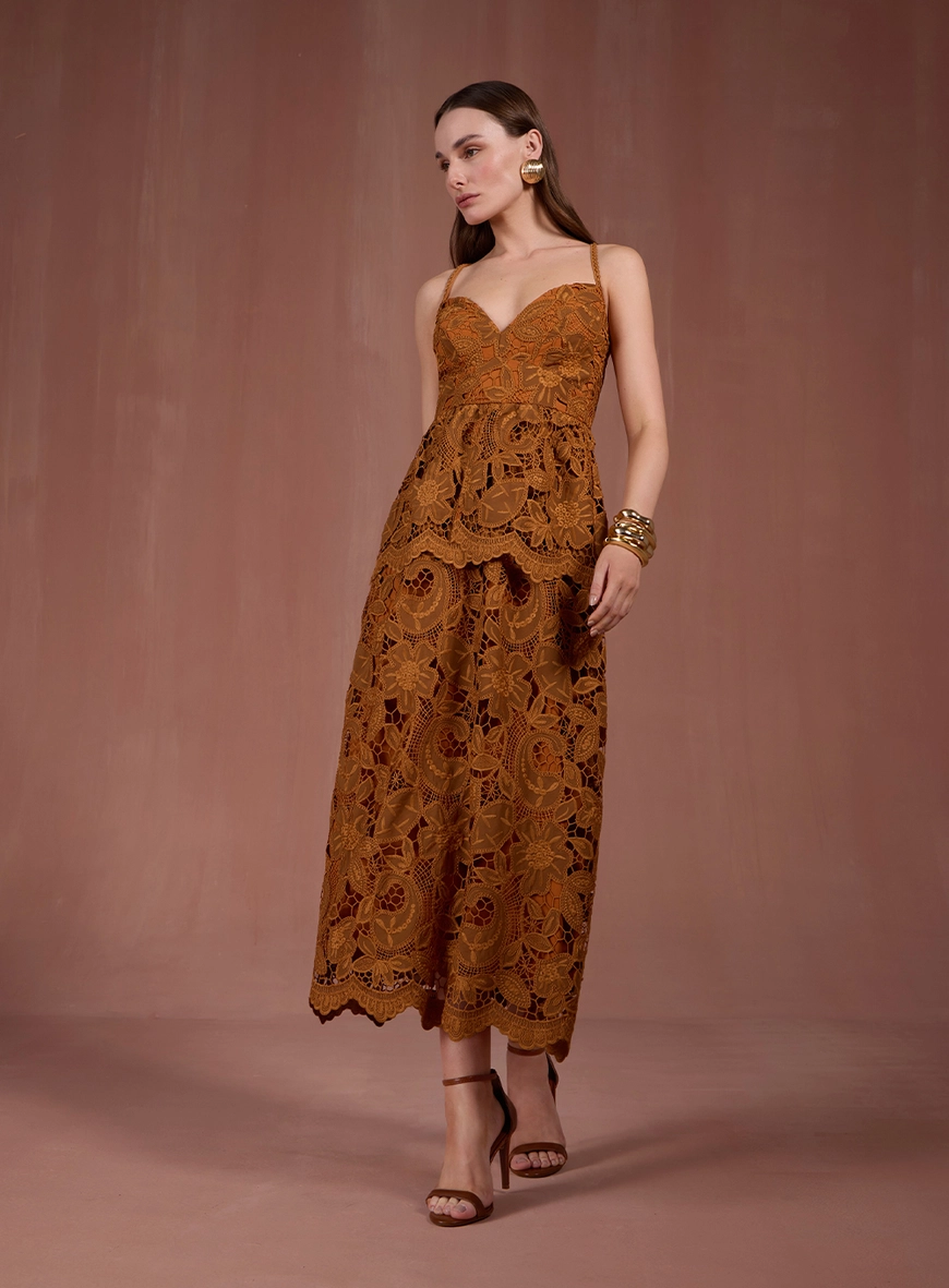 Vestido Midi Bordado Floral