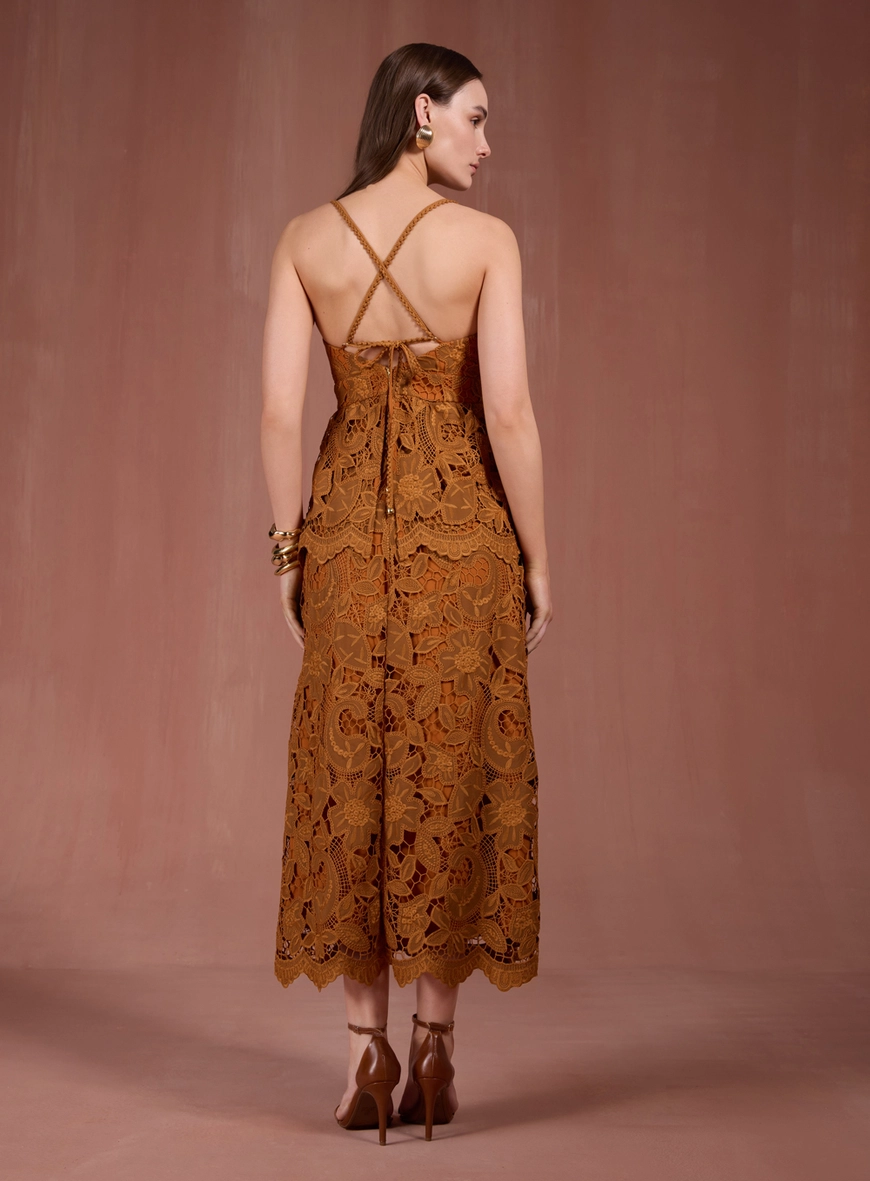 Vestido Midi Bordado Floral
