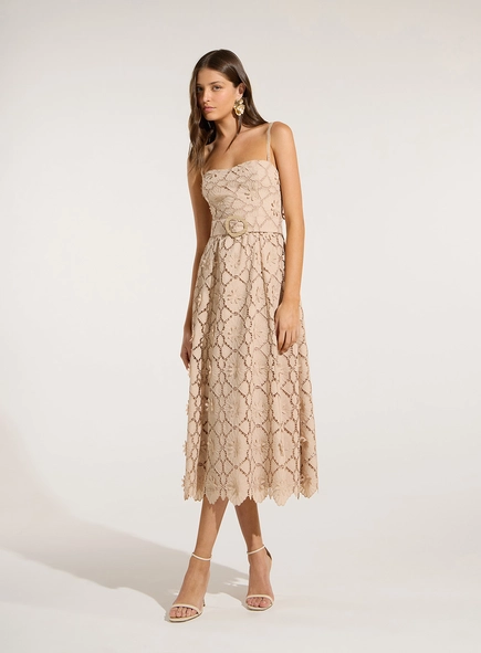 Vestido Midi Aplicações 3d