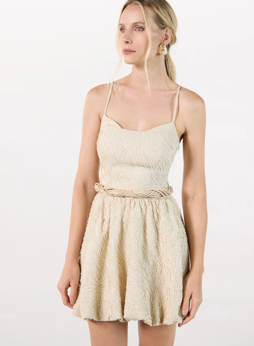 Vestido Curto Balonê Bordado