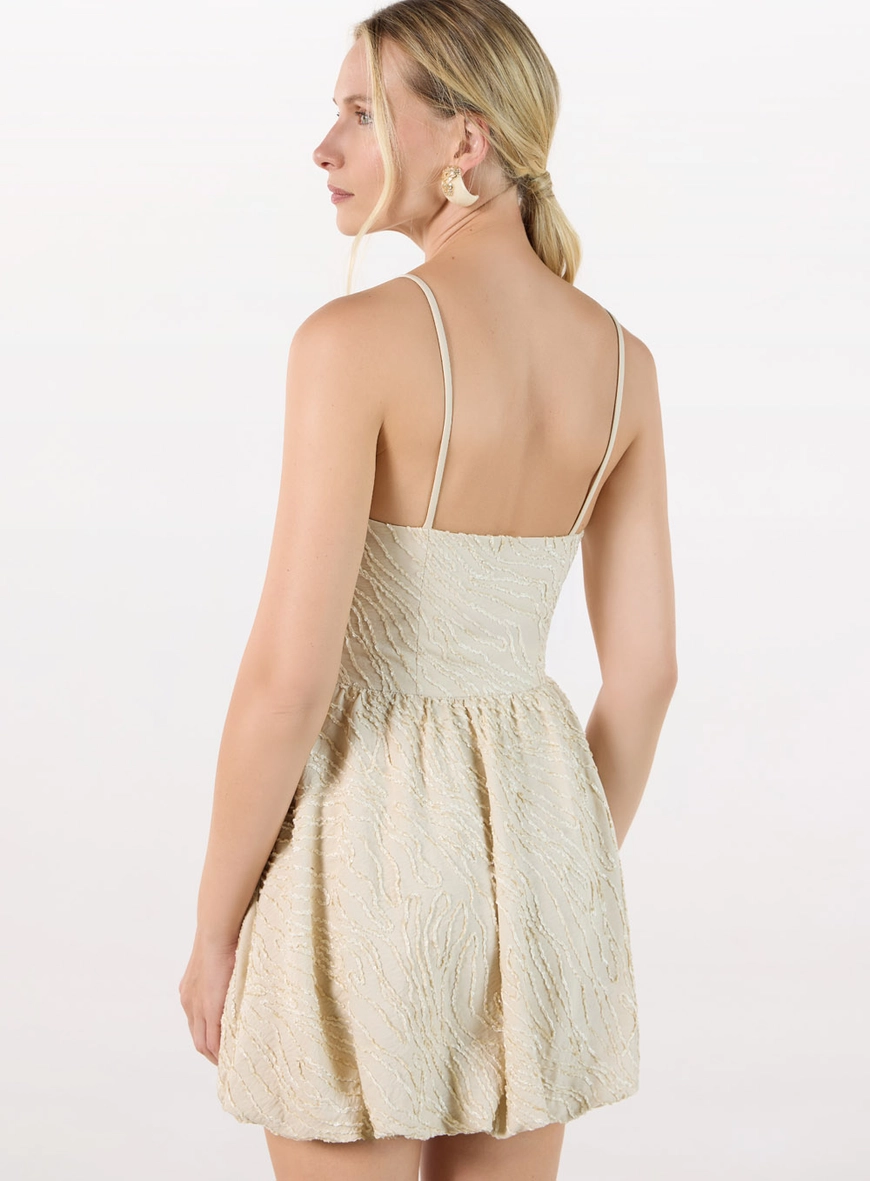 Vestido Curto Balonê Bordado