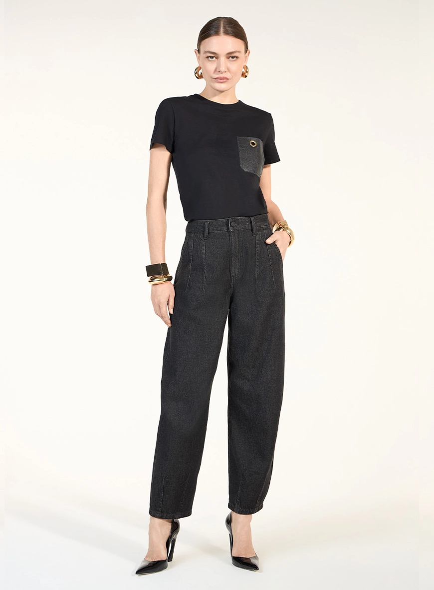 Tshirt  Bolso Em Couro - Preto