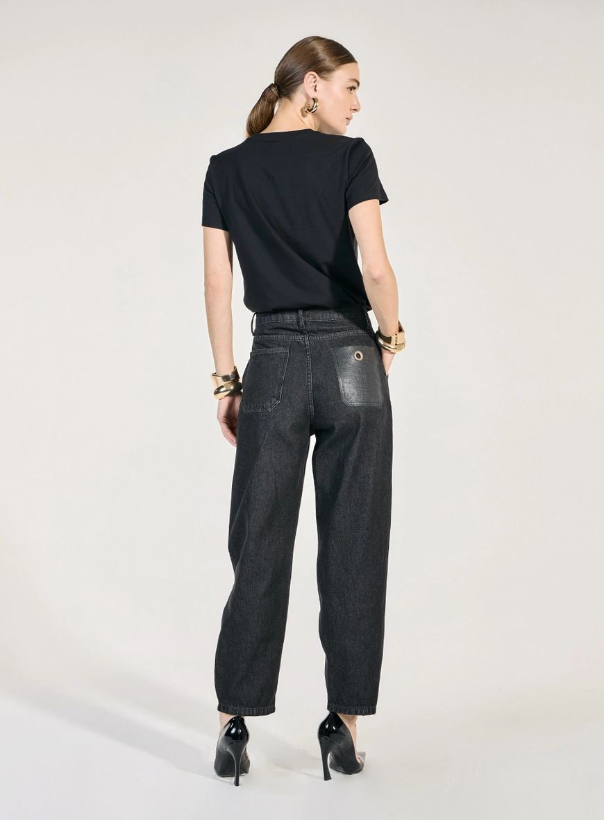 Tshirt  Bolso Em Couro - Preto