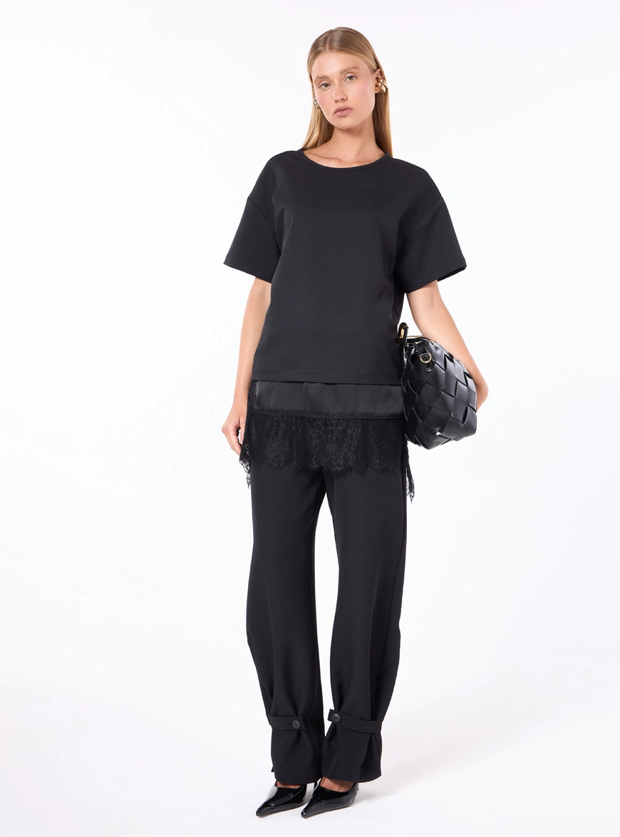 Blusa Detalhe Renda - Preto
