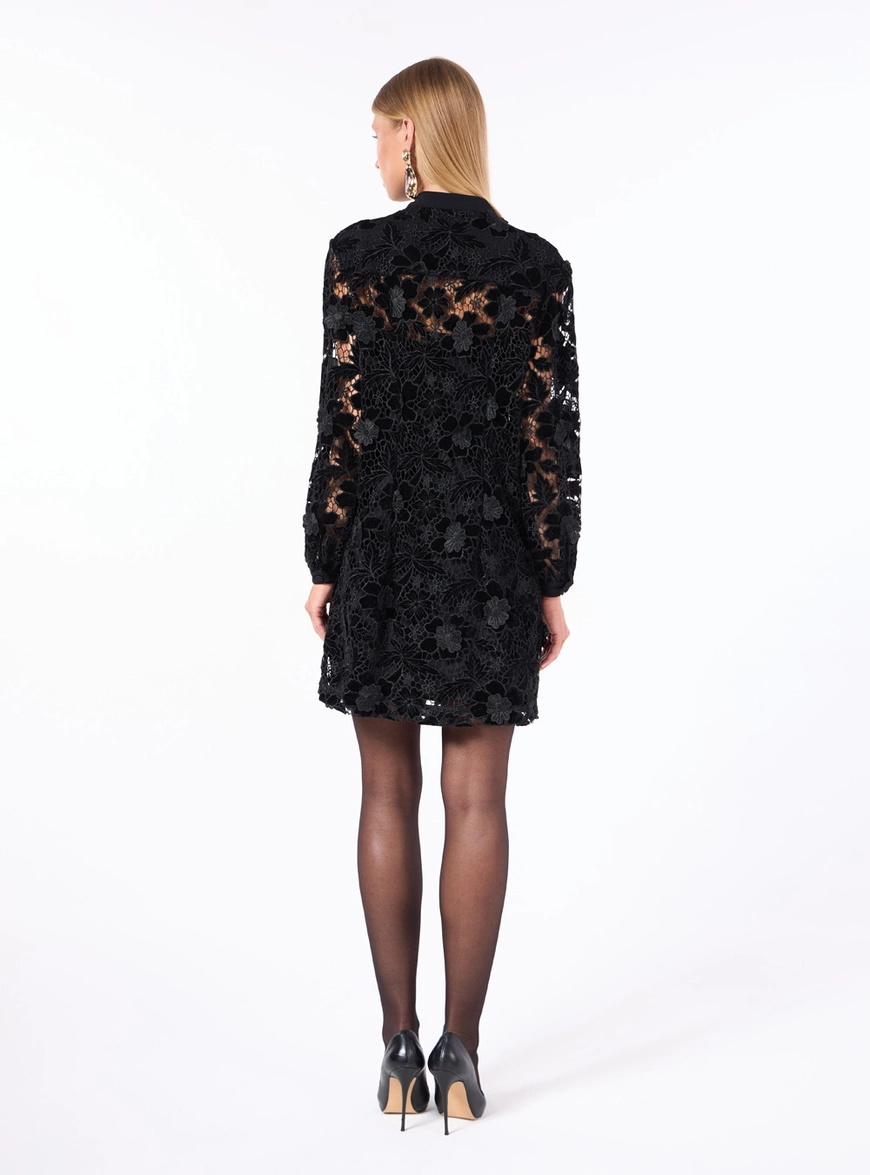 Vestido Curto Renda Flores - Preto