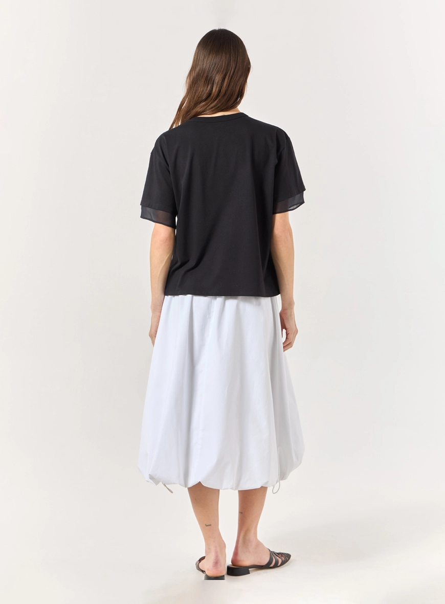 T-shirt Malha Detalhe Broche