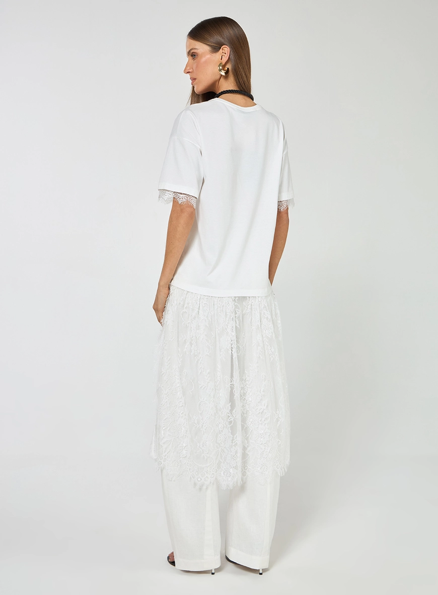 Camiseta Malha Detalhe Renda - Off Shell