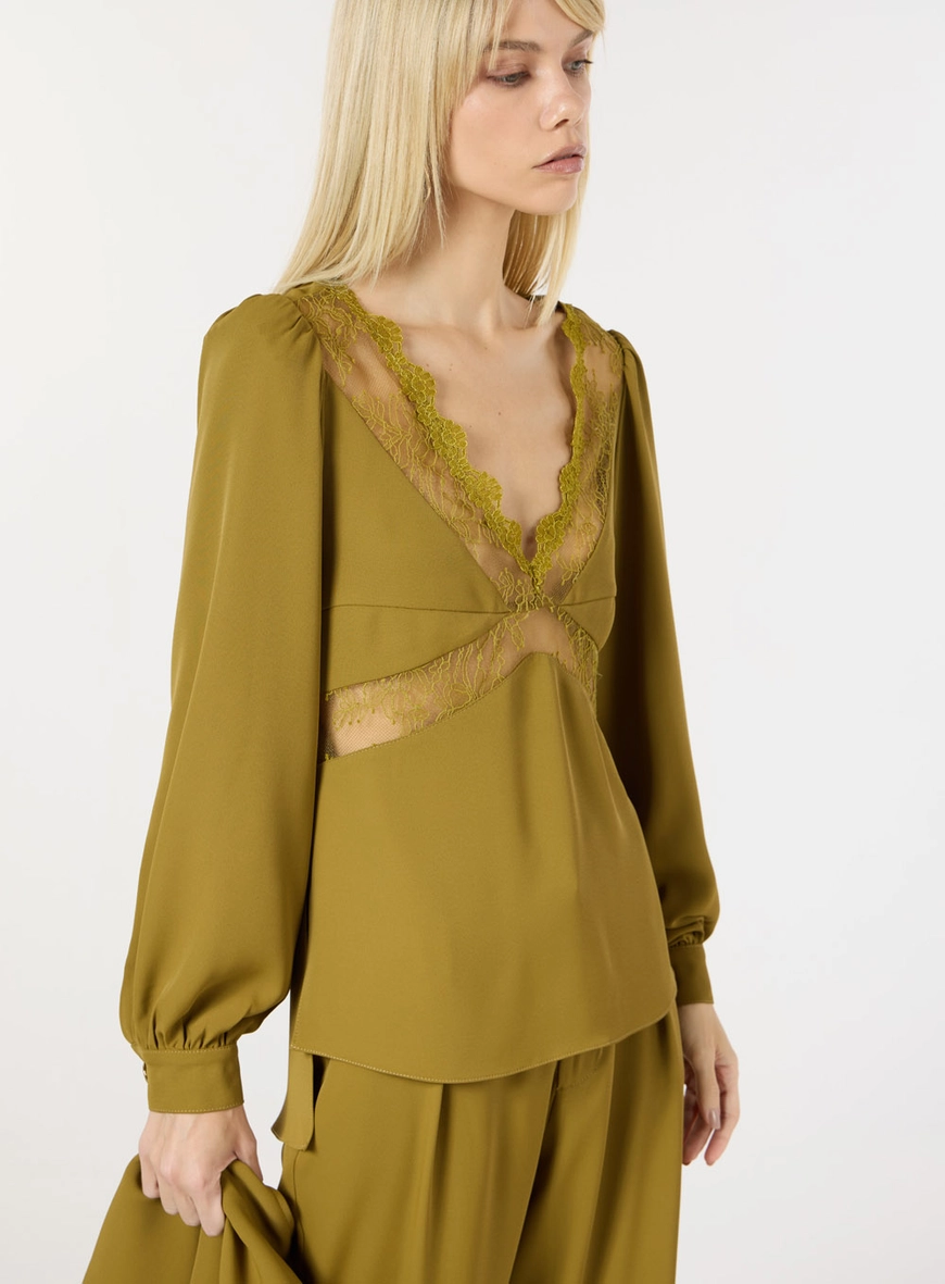 Blusa Crepe Detalhe Renda - Verde