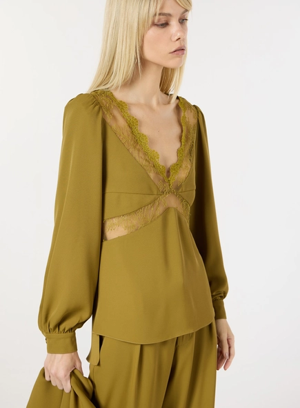 Blusa Crepe Detalhe Renda - Verde