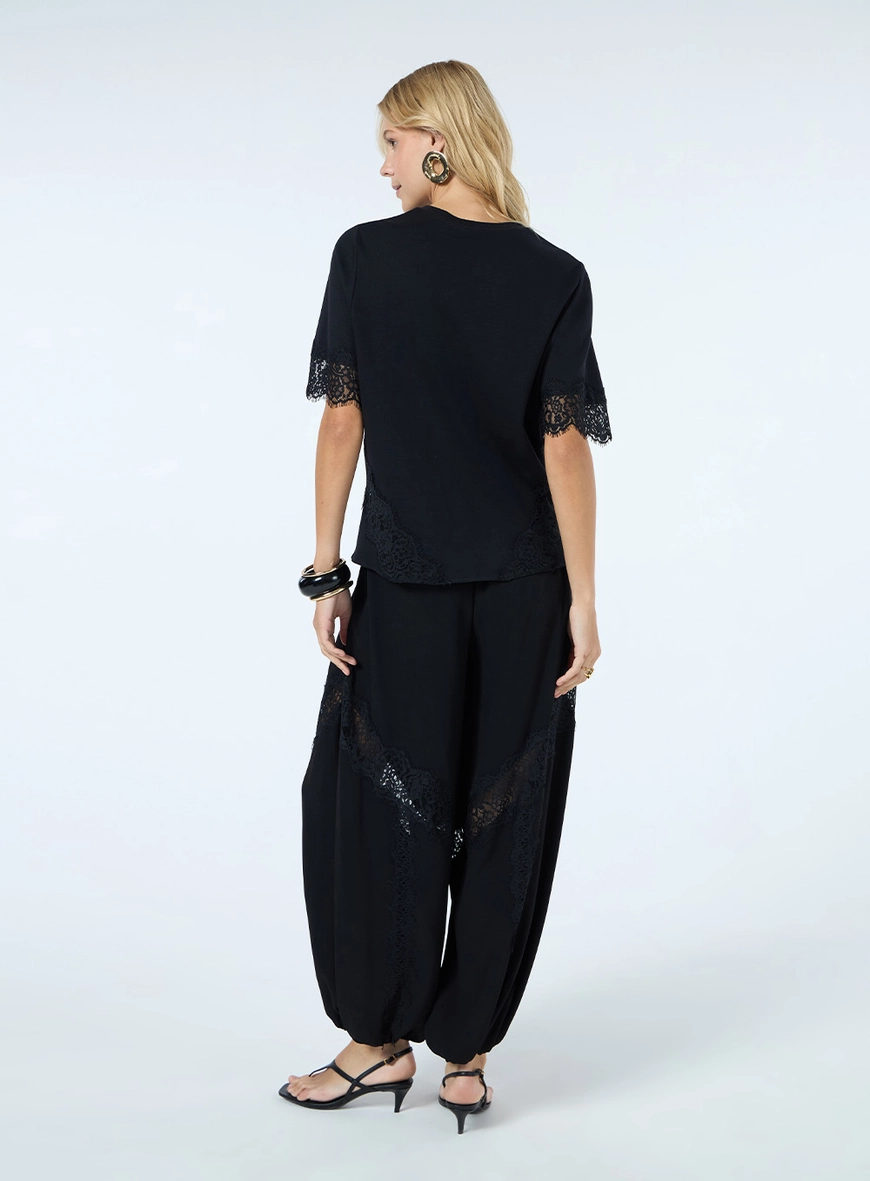 Blusa Detalhe Renda - Preto