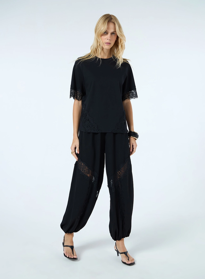Blusa Detalhe Renda - Preto