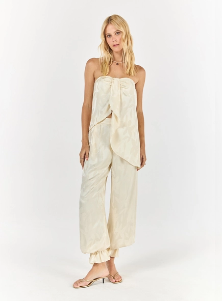 Conjunto Blusa Assimétrica E Calça - Off White