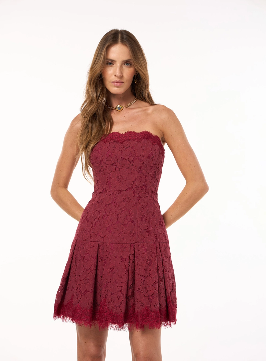 Vestido Curto Renda - Carmim